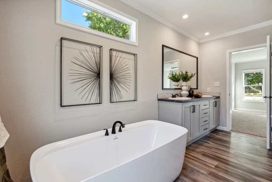 Innovation in3268h42421 bathroom home features
