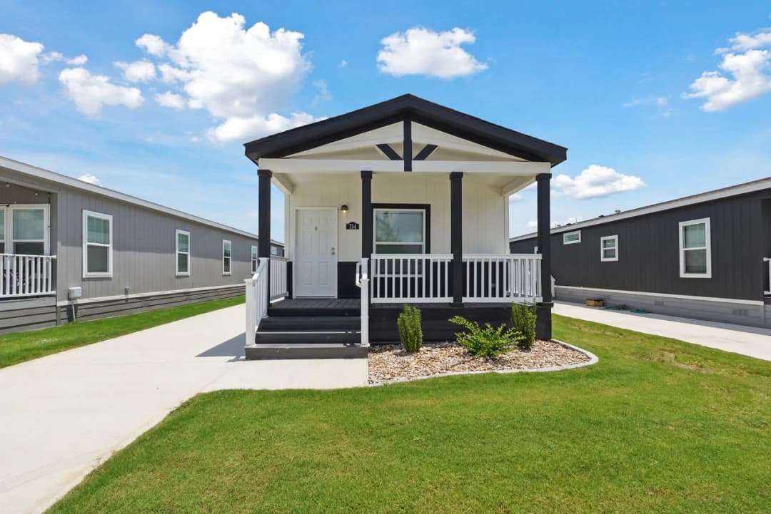 Innovation in1868h22177 elevation and exterior home features