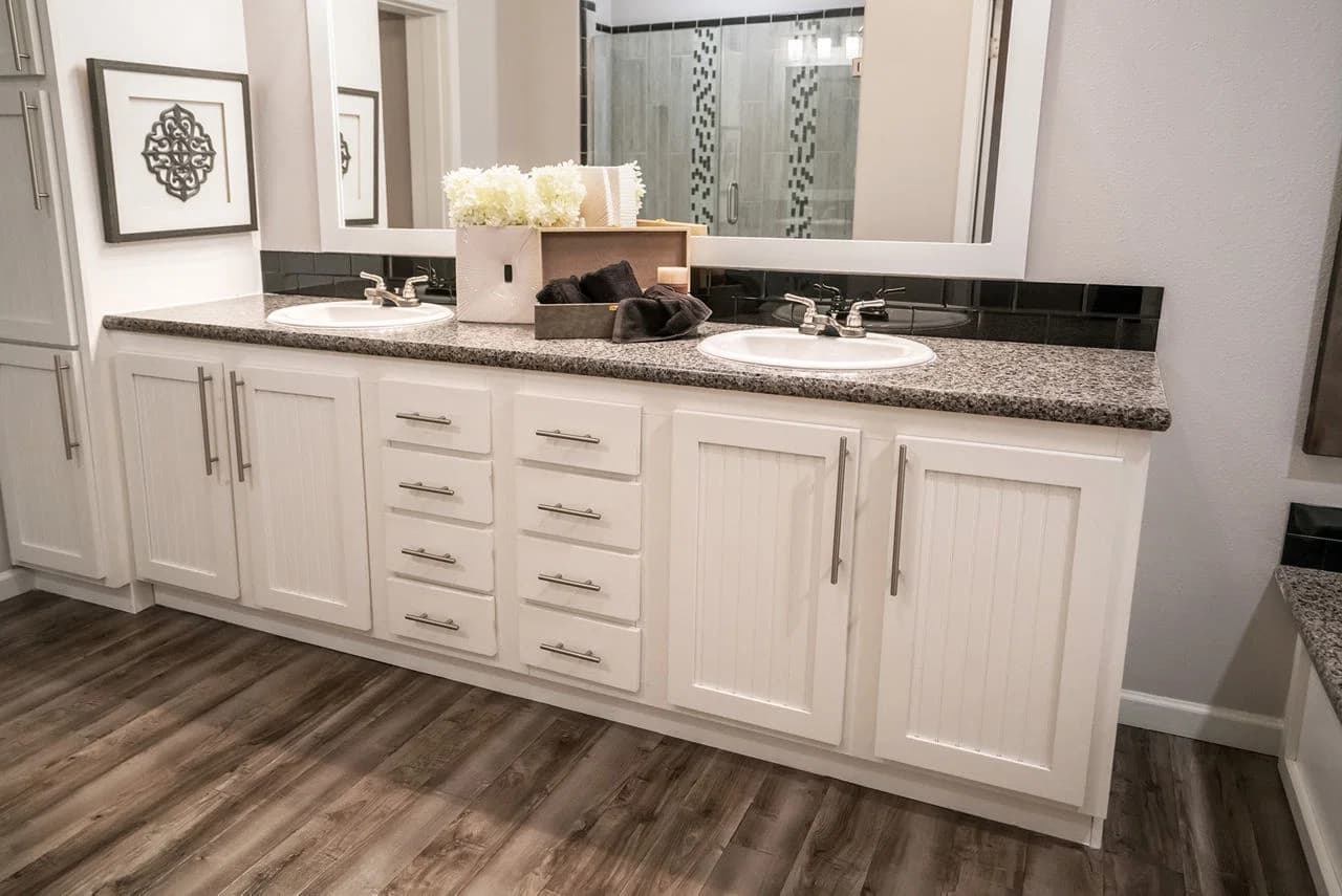 Innovation in3268h42022 bathroom home features