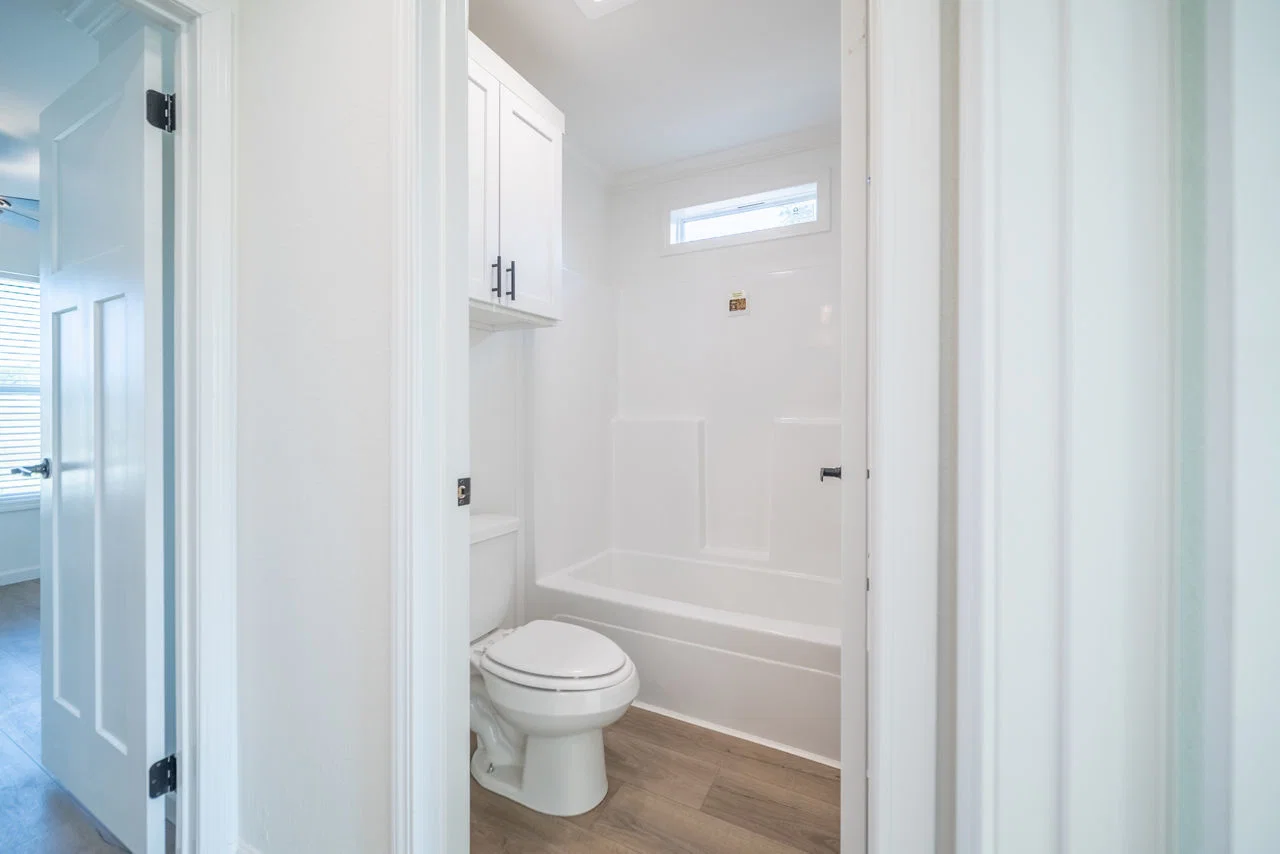 Innovation in5442h33003 bathroom home features