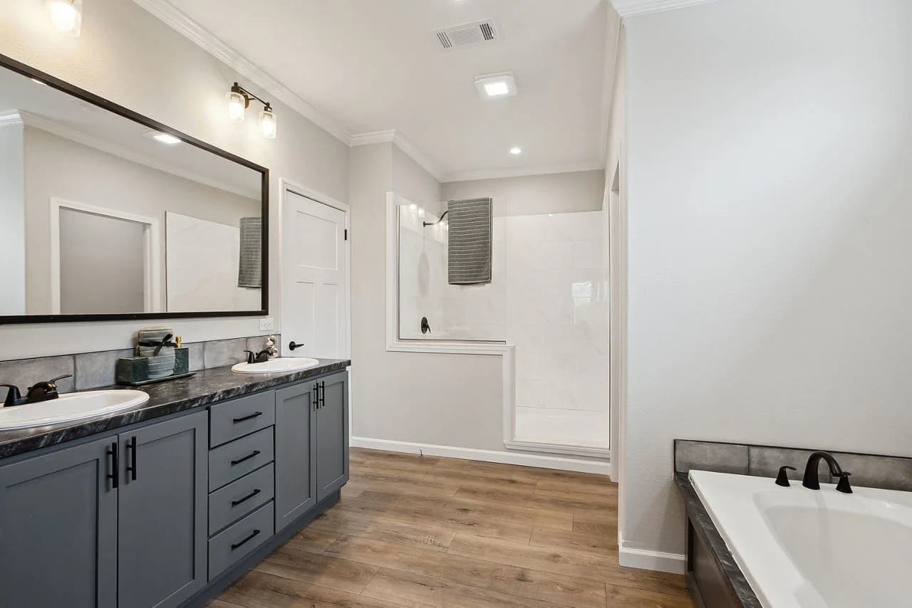 Innovation in3276h42094 bathroom home features