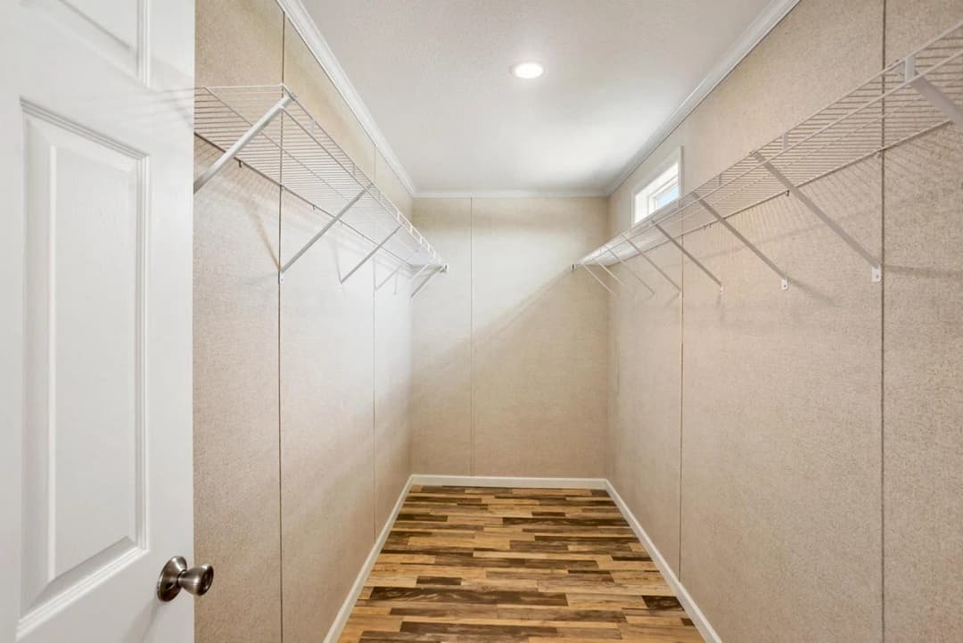 Innovation in2856h32026 interior home features