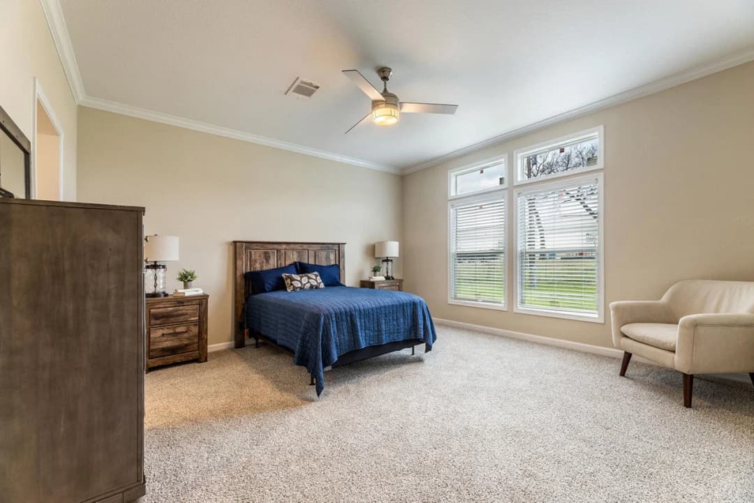 Innovation in3260h32076 bedroom home features