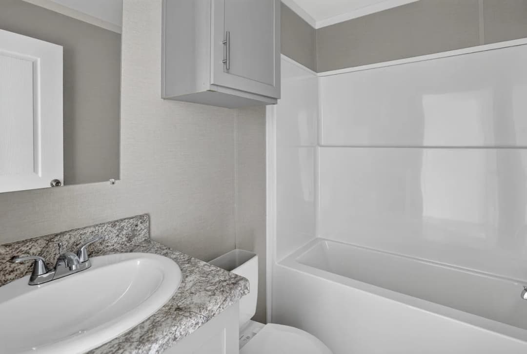 Nm1676s bathroom home features