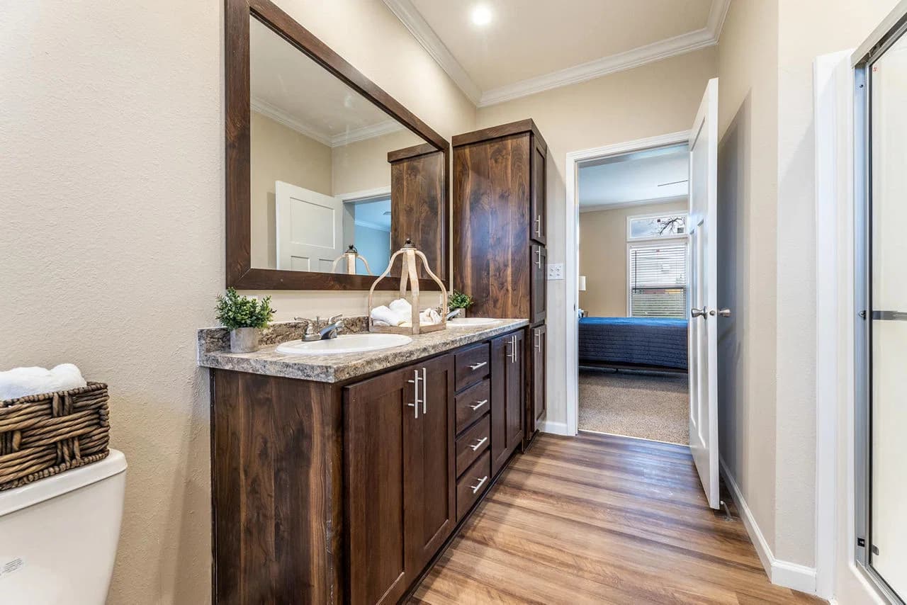 Innovation in3260h32076 bathroom home features