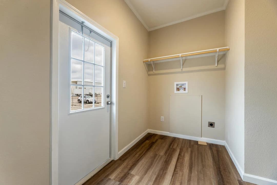 Innovation in3260h32076 interior home features