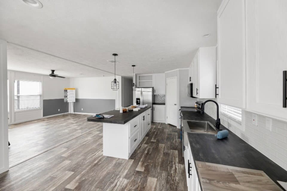 Verde ranch 28523n interior and kitchen home features