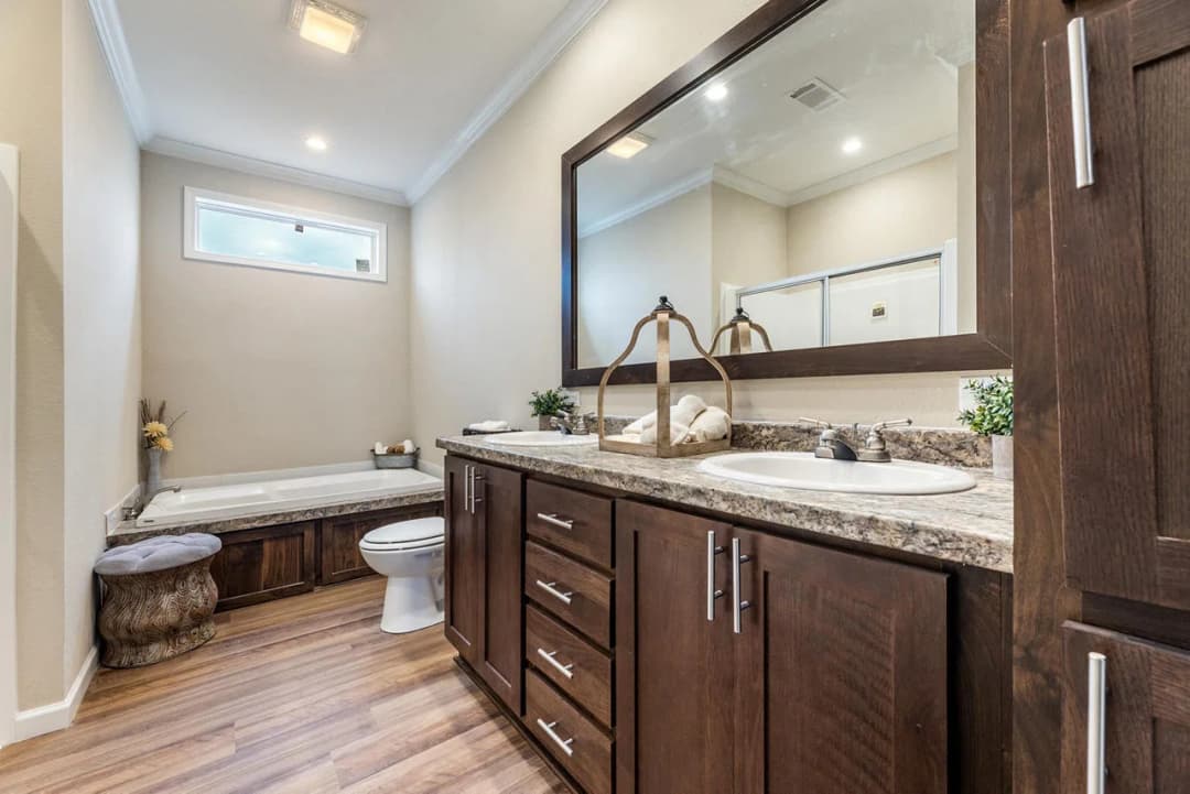 Innovation in3260h32076 bathroom home features