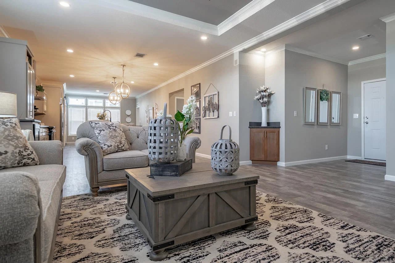 Innovation in3268h32052 interior home features
