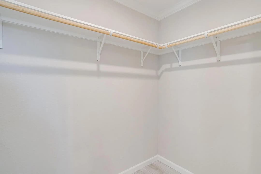 Innovation in2860h32079 interior home features