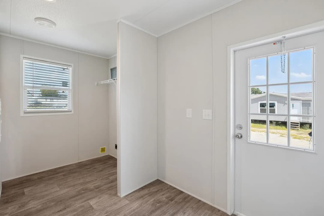 Valuhomes 28563p interior home features