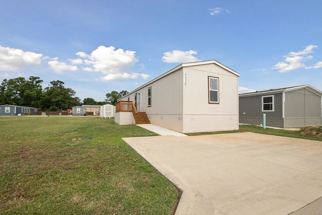 Nm1676b exterior home features