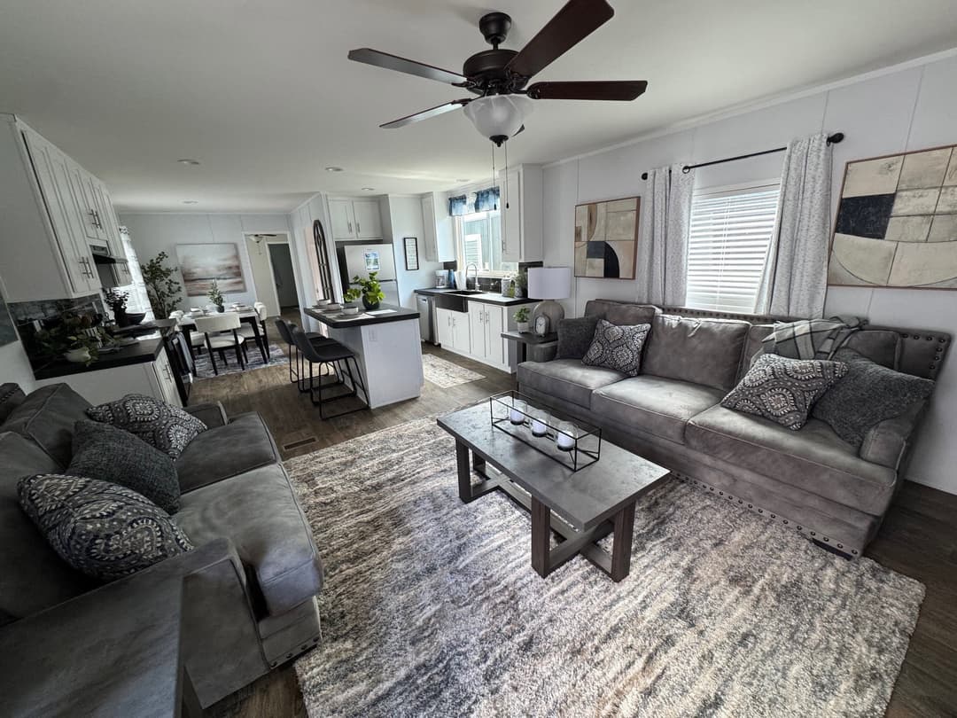 Landmark 16763a interior home features