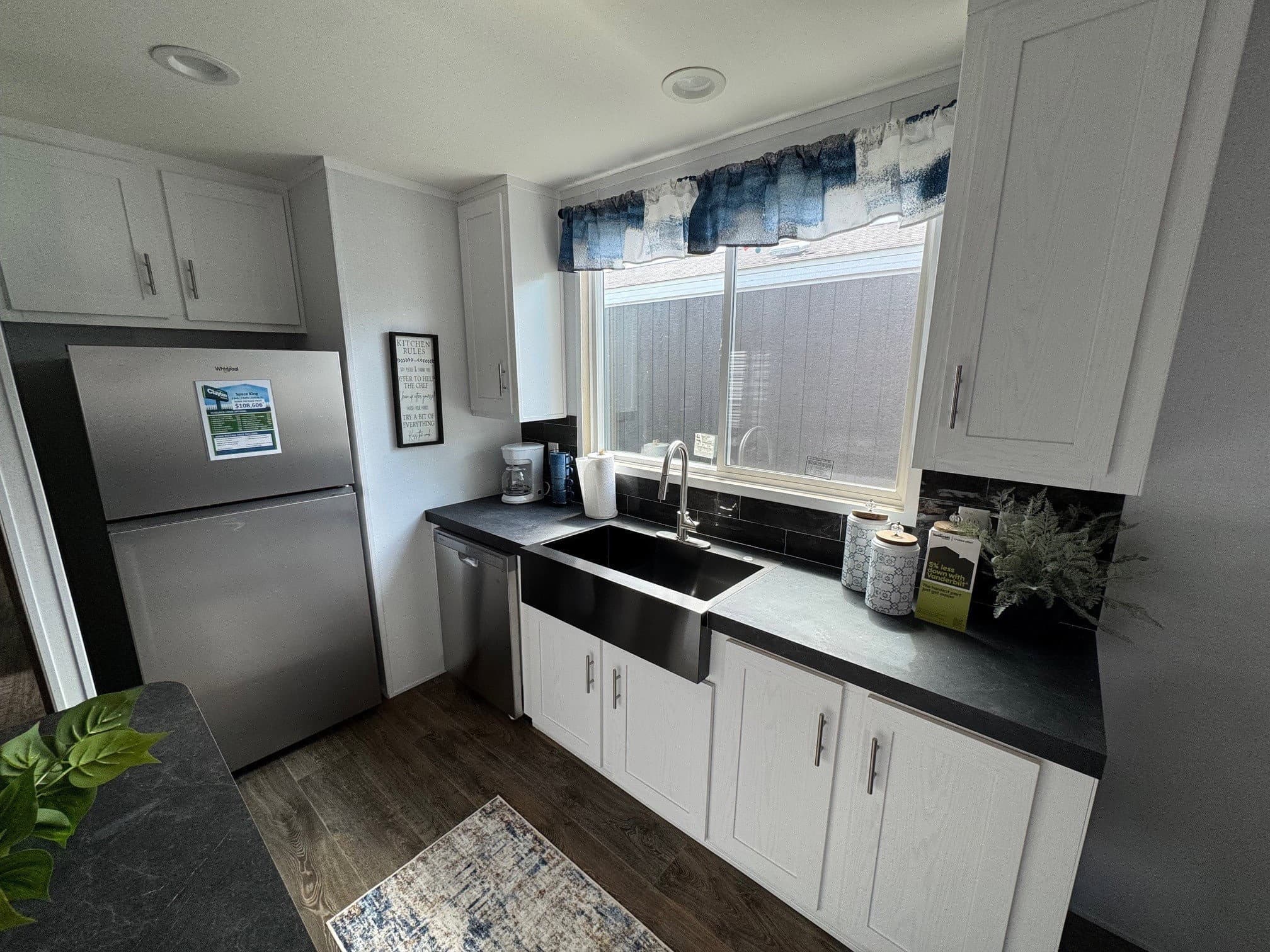 Landmark 16763a kitchen home features
