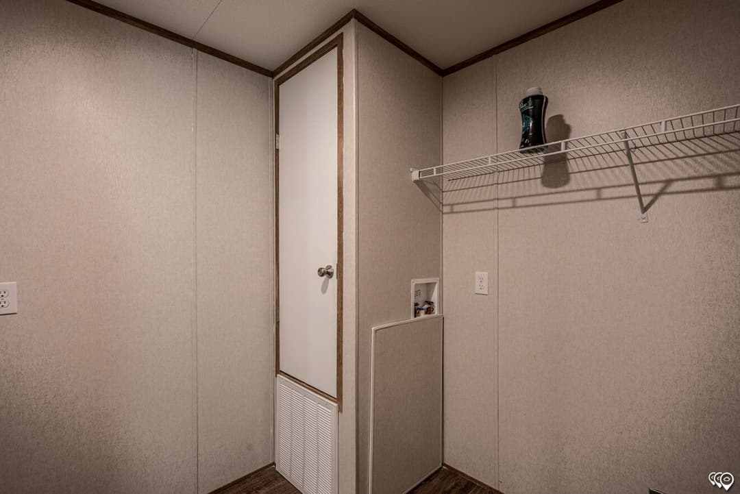 Pinnacle 28563p interior home features