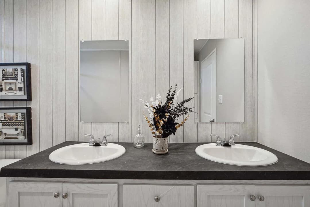 Nm2852a bathroom home features