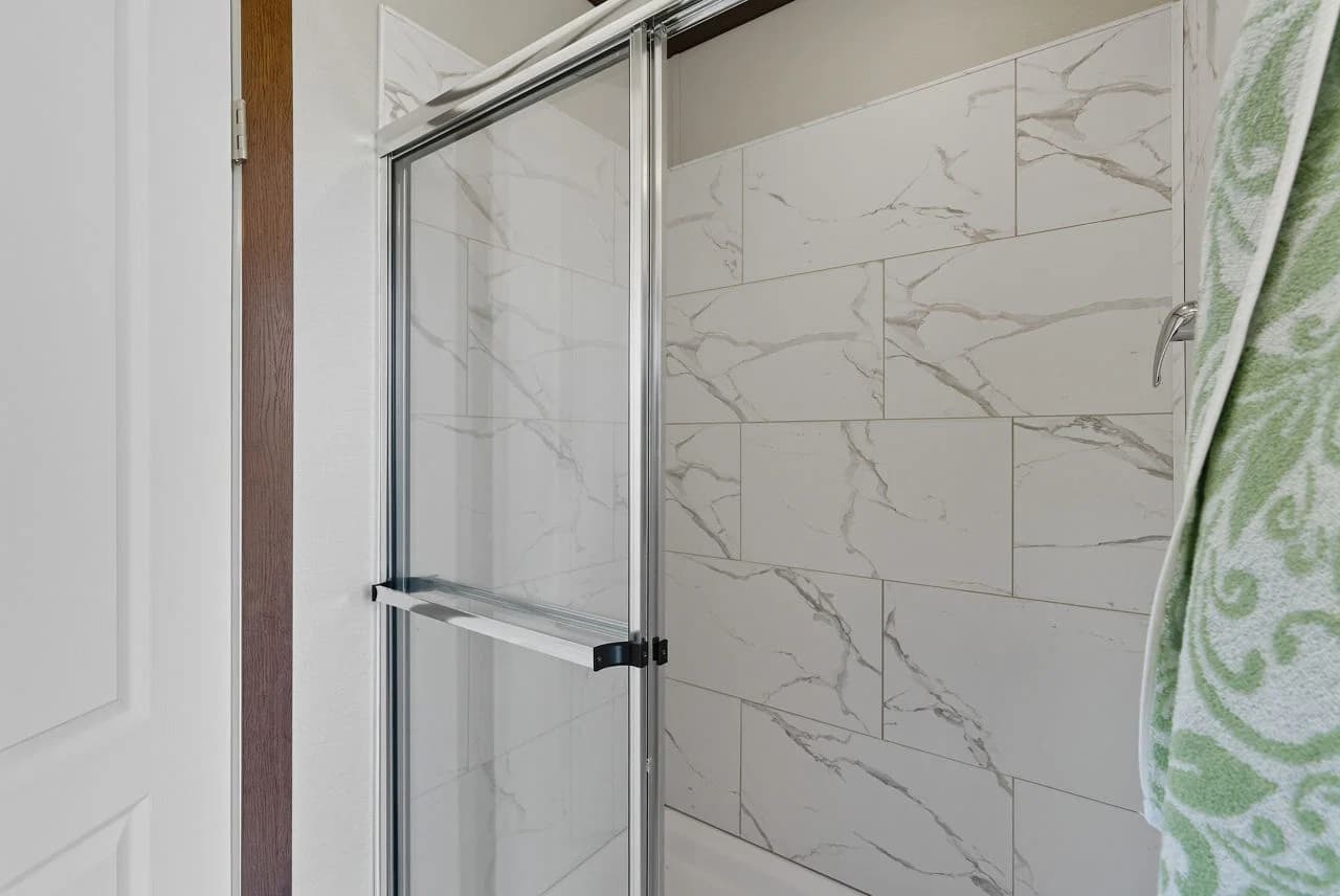 Nm2842j bathroom home features