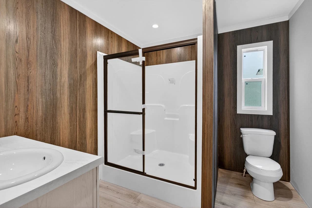 Nm1676c bathroom home features