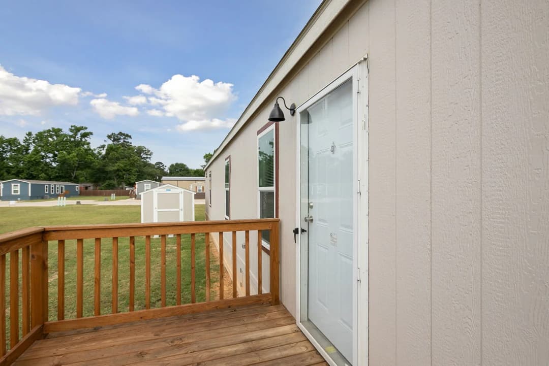 Nm1676b exterior home features