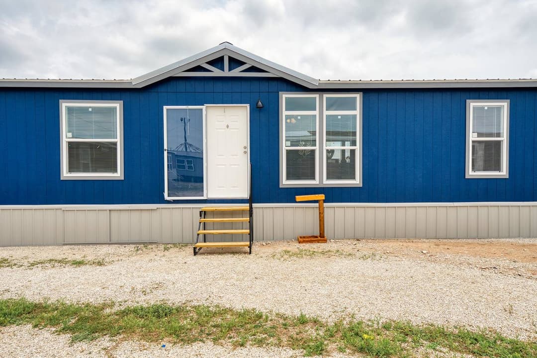Nm3252a hero, elevation, and exterior home features