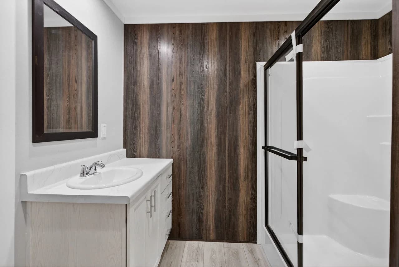 Nm1676c bathroom home features