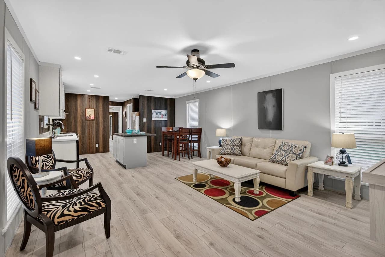Nm1676c interior home features
