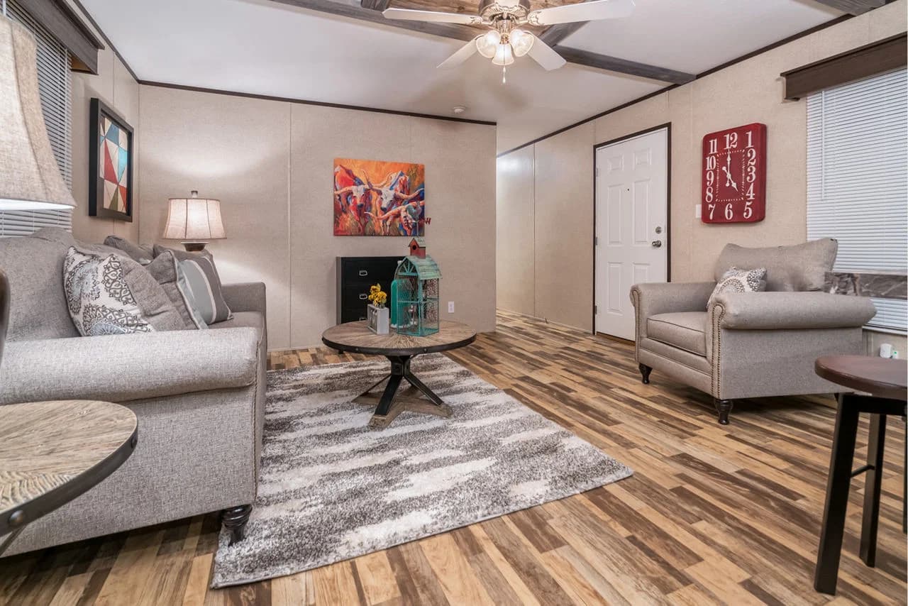 Nm1676g interior home features